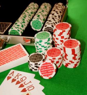 Pedeapsă plăcută: A fost condamnat să joace poker 