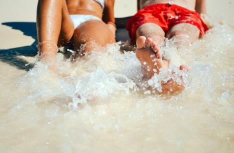 Cele mai amuzante plângeri ale turiştilor: 'Soţul meu a fost deranjat de femeile care făceau plajă topless'