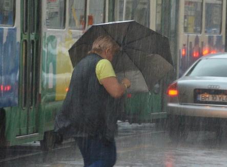 Se schimbă vremea! Vijelii, ploi torenţiale şi grindină