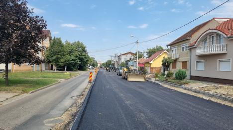 Strada Meșteșugarilor a intrat în etapa asfaltării. Traficul auto se mută (FOTO)