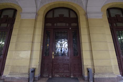 Intrarea principală în Primăria Oradea va fi închisă începând cu 10 februarie pentru lucrări de reabilitare (FOTO)