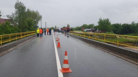Pod surpat în Bihor din cauza ploilor: Circulația a fost deviată (FOTO / VIDEO)