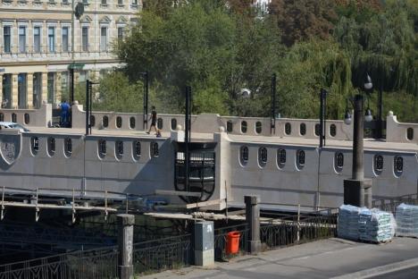 Au fost montate balcoanele metalice pe podul Sfântul Ladislau. Vezi cum arată! (FOTO)