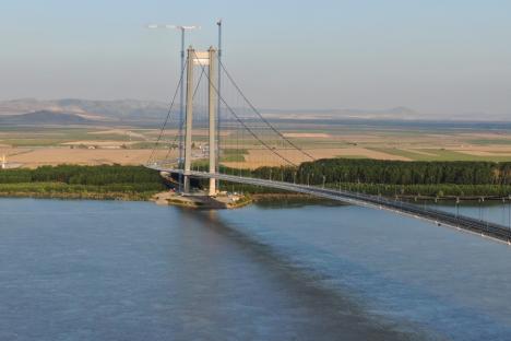 A fost inaugurat podul suspendat de la Brăila, al treilea ca mărime din Europa. Cum arată „Golden Gate de România” (FOTO)