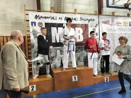 Patru medalii pentru sportivii de la CS Shogunul și cercul de Karate Shotokan al Palatului Copiilor Oradea, la cupa memorială din Slovacia (FOTO)