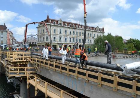 Se redeschide circulaţia pietonală pe Podul Ladislau
