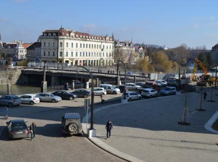 Constructorii au reluat lucrările de reabilitare a podului Sfântul Ladislau