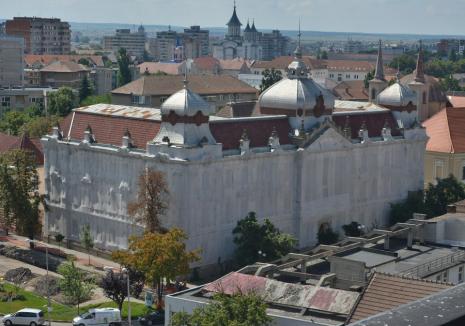 O singură ofertă depusă la Consiliul Județean pentru reabilitarea fostei Policlinici Mari din Oradea, de aceleași firme pe care Bolojan le-a convins să se retragă anul trecut