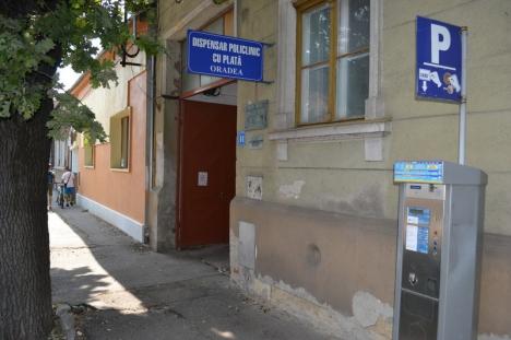 Primăria Oradea vinde la licitaţie fosta Policlinică cu Plată din strada George Enescu. Vezi cum arată! (FOTO)