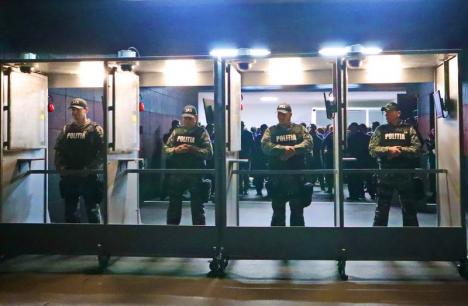 Cu mascaţi şi preot: Poliţia Bihor a inaugurat cel mai modern poligon de tragere din ţară (FOTO / VIDEO)