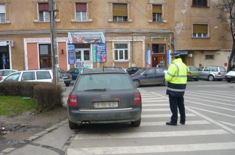 Poliţiştii locali şi-au pus pata pe şoferii indisciplinaţi: împart zilnic 35 de amenzi