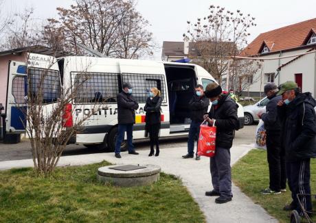 Poliţiştii au ridicat din Oradea 48 de cerșetori, în două zile (FOTO)