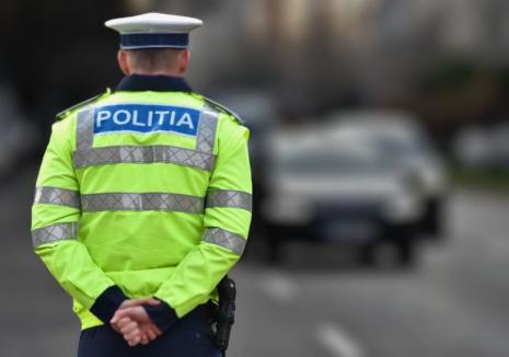 Distracţie întreruptă de poliţişti pe un drum comunal din Bihor. Doi tineri s-au ales cu dosare penale