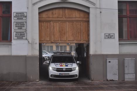 Capul rețelei care regiza accidente în Bihor a fost arestat, iar 10 mașini de lux sunt sub sechestru