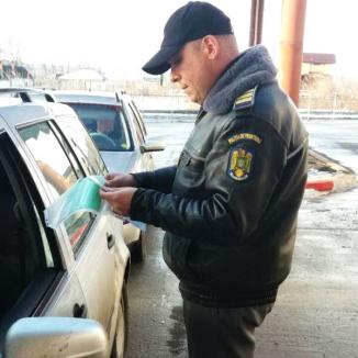 Descoperire la frontiera Borș: Un tadjic şi un ucrainean se „dădeau” cu o Toyota RAV 4 dispărută din Italia
