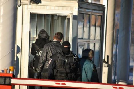 Dosarul poliţiştilor ITPF Oradea acuzaţi de șpagă, desfiinţat la Tribunalul Arad: Autorizaţiile 'acoperiţilor' DNA au fost anulate