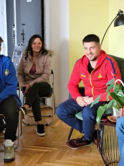 Înainte de meciul cu CSM Oradea, Marius Țic s-a întâlnit cu tinerii portari de la CS Crișul (FOTO)