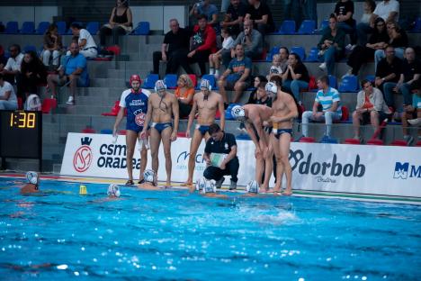 CSM Oradea s-a impus cu 8-7 în faţa Spandau Berlin şi e pe primul loc în turneul Ligii Campionilor Europeni (FOTO)