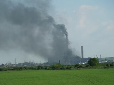 Vinerea neagră la CET: Centrala împrăştie fum dens peste Oradea (FOTO/VIDEO)