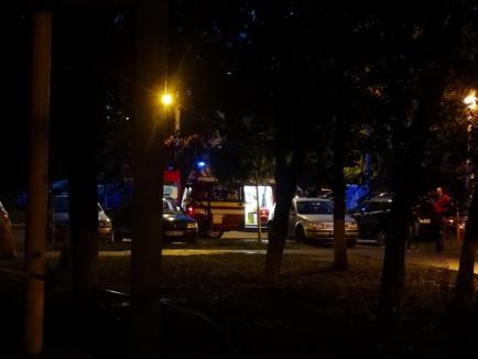 Pompier rănit în timp ce tăia un arbore căzut după furtună în Oradea (FOTO)
