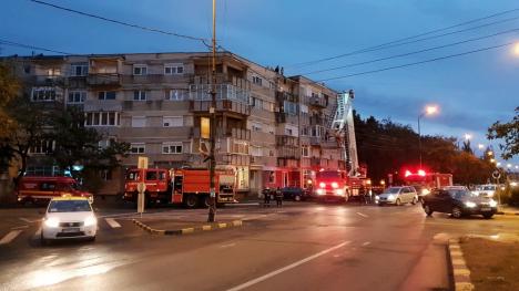 Fum pe acoperiş: Pericol de incendiu la un bloc în Calea Aradului (FOTO / VIDEO)
