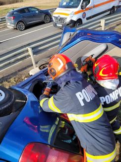 Accident grav în Bihor. UPDATE: Femeia descarcerată din mașină a murit, în ciuda manevrelor de resuscitare (FOTO)