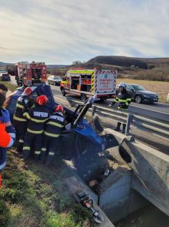 Accident grav în Bihor. UPDATE: Femeia descarcerată din mașină a murit, în ciuda manevrelor de resuscitare (FOTO)