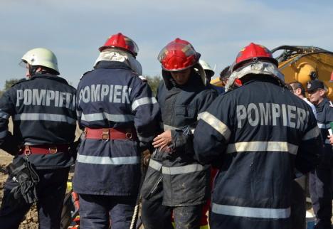 Altfel de intervenţii salvatoare: Pompierii bihoreni îi ajută pe sărmani şi pe bolnavi