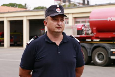 Cei doi pompieri bihoreni plecaţi să lupte cu flăcările în Grecia s-au întors marţi acasă. Vezi povestea lor! (FOTO / VIDEO)