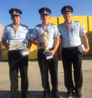 Pompierii bihoreni, campioni zonali la descarcerare (FOTO)
