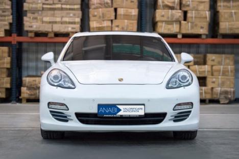 Vrei un Porsche Panamera? Bunurile confiscate de la românii condamnaţi la închisoare, licitate pe un site al Ministerului Justiţiei