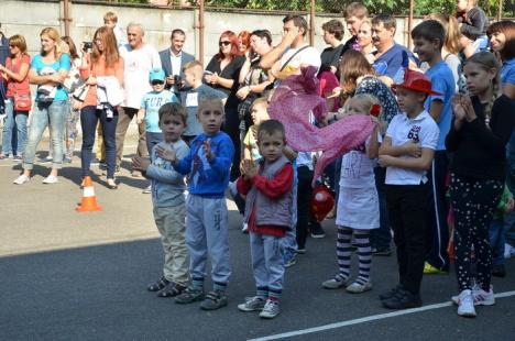 Întâlnirea cu salvatorii: Orădenii au sărbătorit Ziua Pompierilor la ISU Crişana (FOTO)