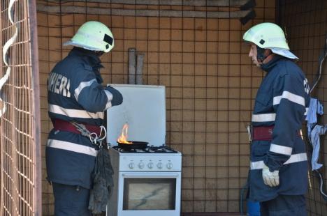 Întâlnirea cu salvatorii: Orădenii au sărbătorit Ziua Pompierilor la ISU Crişana (FOTO)