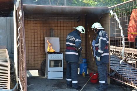 Întâlnirea cu salvatorii: Orădenii au sărbătorit Ziua Pompierilor la ISU Crişana (FOTO)