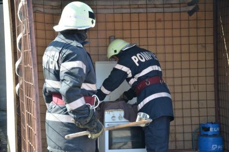 Întâlnirea cu salvatorii: Orădenii au sărbătorit Ziua Pompierilor la ISU Crişana (FOTO)