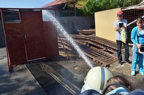 Întâlnirea cu salvatorii: Orădenii au sărbătorit Ziua Pompierilor la ISU Crişana (FOTO)