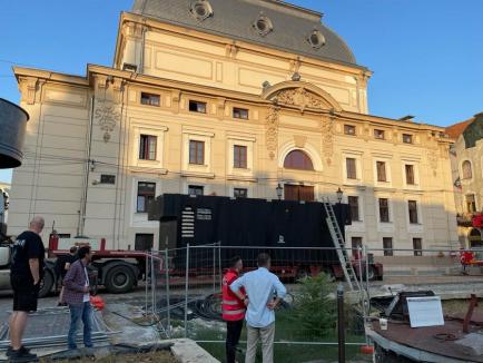 Două posturi trafo de câte 40 de tone au fost montate în Piața Ferdinand din Oradea (FOTO / VIDEO)