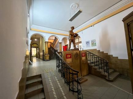Poştă şi pedeapsă: Imaginile dezastrului din clădirea Poştei Mari din Oradea, care nu e reabilitată din motive de... vendetă politică (FOTO/VIDEO)