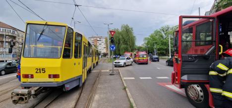 Accident cu două tramvaie pe Calea Aradului din Oradea (FOTO)