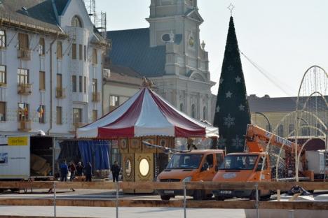 Caruselul Târgului de Crăciun a ajuns în Piaţa Unirii (FOTO)