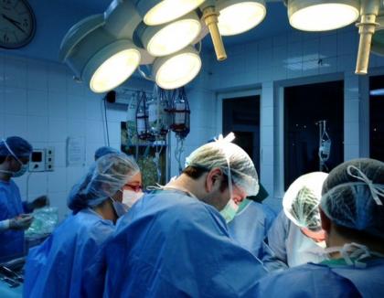 Reuşită orădeană. Organele unui pacient din Şimian aflat în moarte cerebrală vor salva cinci vieţi