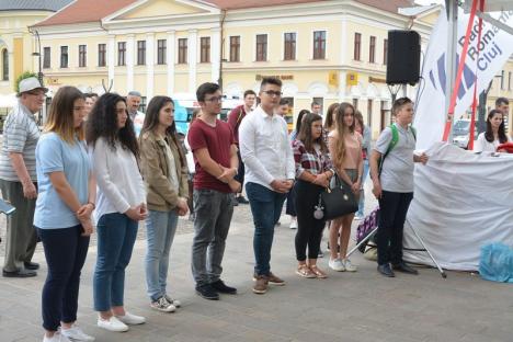 'Dragă Românie...': Elevi bihoreni premiaţi pentru eseuri despre ce îi doresc ţării (FOTO)