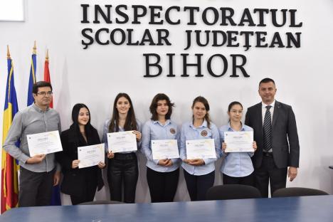 Și-a amintit Ministerul Educației de ei: Elevii din Bihor cu 10 la Evaluarea Națională și la Bacalaureat au fost premiați (FOTO)