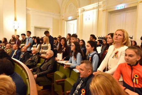„Viitorul orașului Oradea arată foarte bine”: Cei mai buni elevi din municipiu, premiați la Primărie (FOTO/VIDEO)