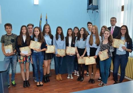 Elevii zecişti la examenele naţionale, premiaţi cu câte 1.000 de lei (FOTO/VIDEO)