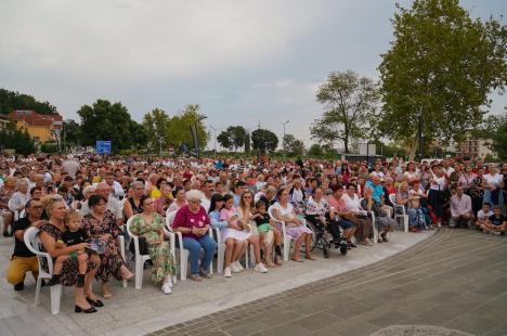 Preotul Constantin Necula, la conferința din Băile Felix: „Nu m-am uitat la filmul 21 de rubini. Am o igienă mentală foarte selectivă” (FOTO/VIDEO)