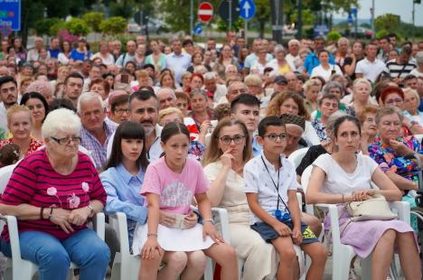 Preotul Constantin Necula, la conferința din Băile Felix: „Nu m-am uitat la filmul 21 de rubini. Am o igienă mentală foarte selectivă” (FOTO/VIDEO)