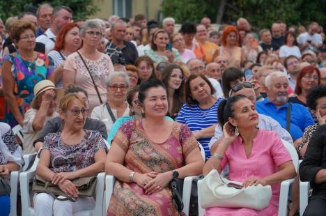 Preotul Constantin Necula, la conferința din Băile Felix: „Nu m-am uitat la filmul 21 de rubini. Am o igienă mentală foarte selectivă” (FOTO/VIDEO)