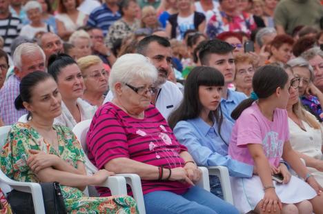 Preotul Constantin Necula, la conferința din Băile Felix: „Nu m-am uitat la filmul 21 de rubini. Am o igienă mentală foarte selectivă” (FOTO/VIDEO)