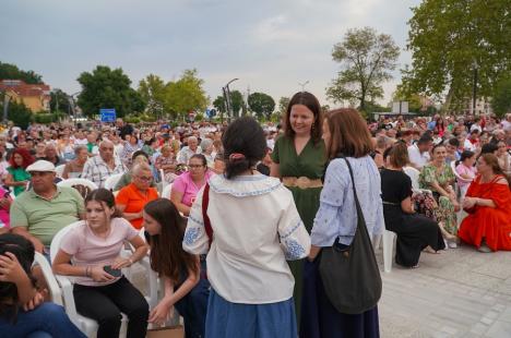 Preotul Constantin Necula, la conferința din Băile Felix: „Nu m-am uitat la filmul 21 de rubini. Am o igienă mentală foarte selectivă” (FOTO/VIDEO)